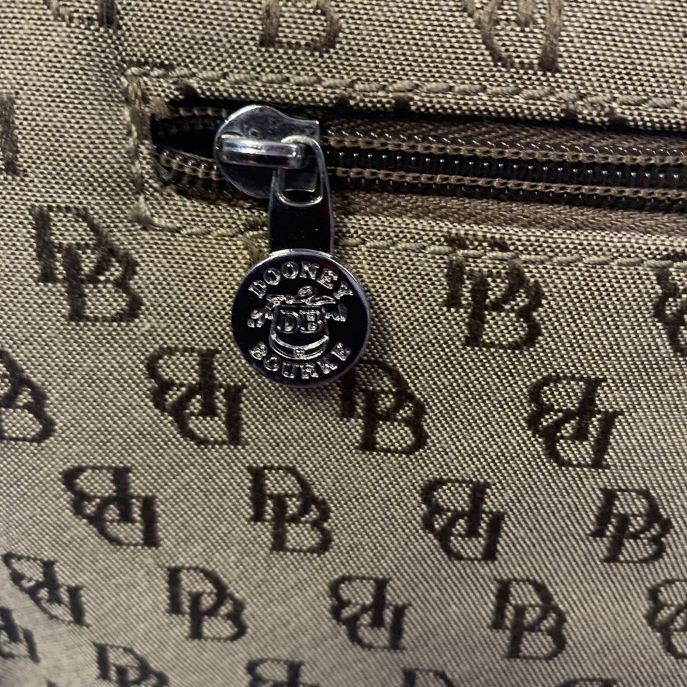 Dooney & Bourke Signature Canvas Shoulder Bag in Like New Condition!!! - Picture 8 of 13